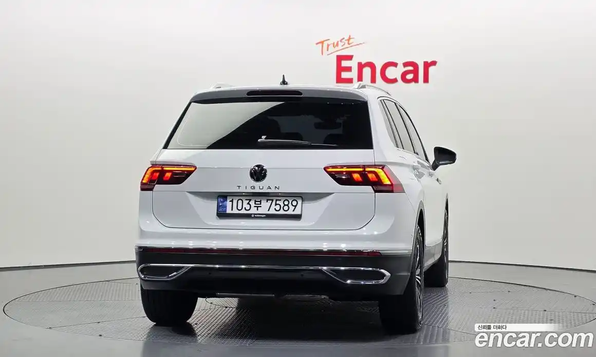 Volkswagen Tiguan 2023 2.0 гидро в Москве № 199023, фото 4