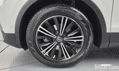 Volkswagen Tiguan 2023 2.0 гидро в Москве № 199023, миниатюра 5
