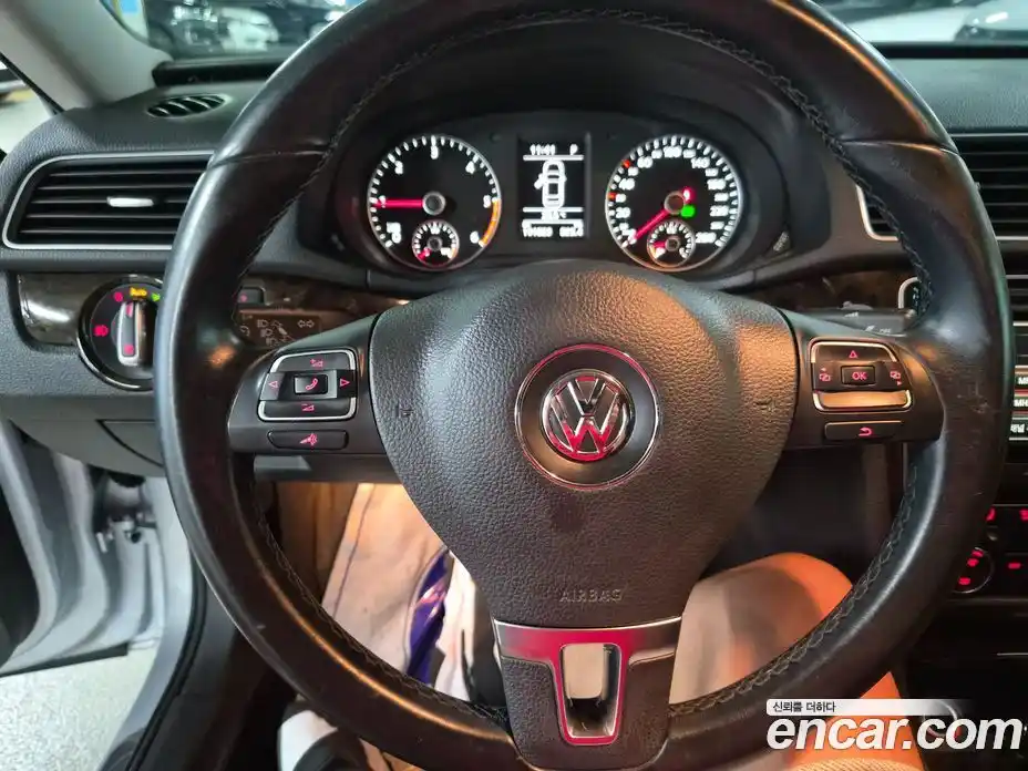 Volkswagen Passat 2014 2.0 гидро в Москве № 199337, фото 11