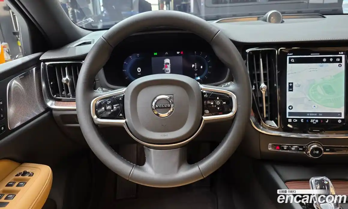 Volvo V60 2024 2.0 гидро в Москве № 212823, фото 13