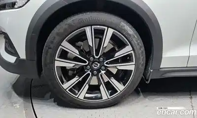 Volvo V60 2024 2.0 гидро в Москве № 212823, миниатюра 5