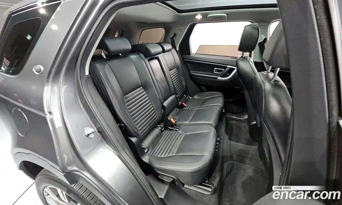Land Rover Discovery Sport 2017 2.0 гидро в Москве № 213660, фото 12