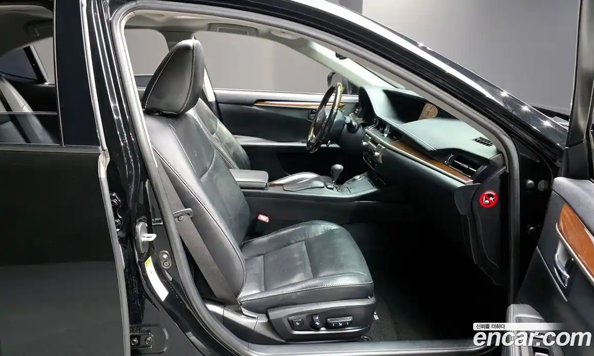 Lexus ES 2015 3.5 гидро в Москве № 214666, фото 9