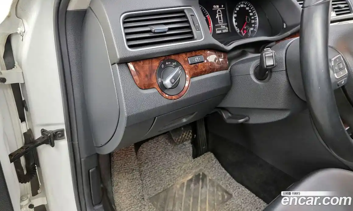 Volkswagen Passat 2013 2.5 гидро в Москве № 214891, фото 16