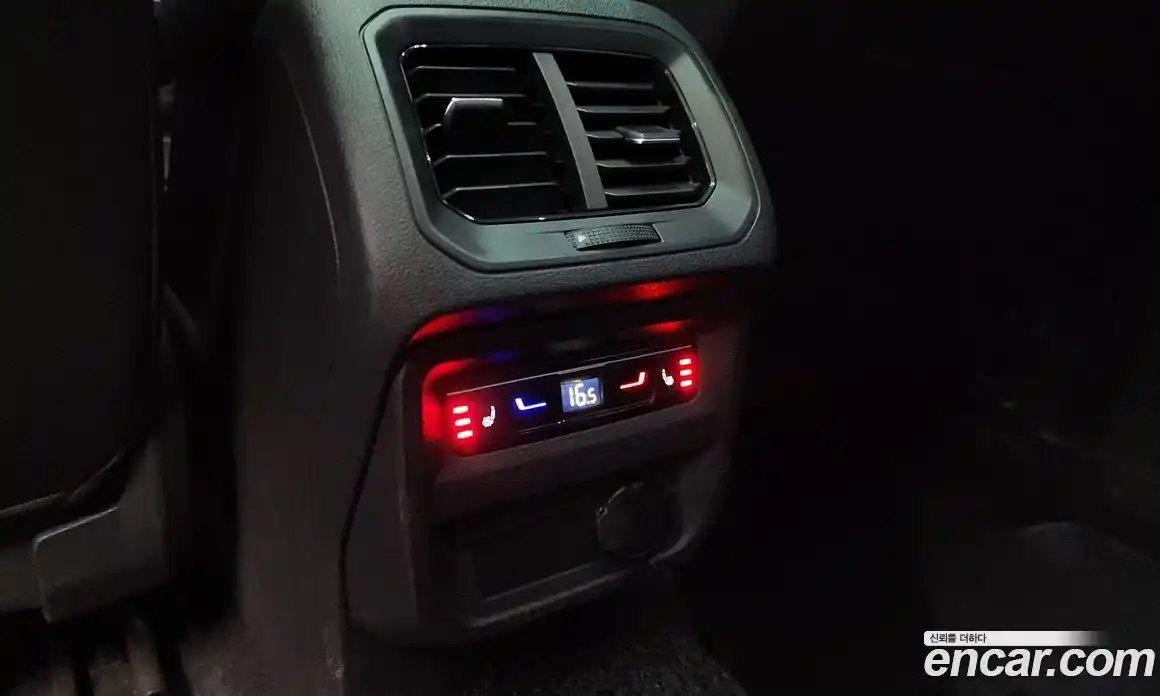 Volkswagen Tiguan 2023 2.0 гидро в Москве № 214958, фото 19