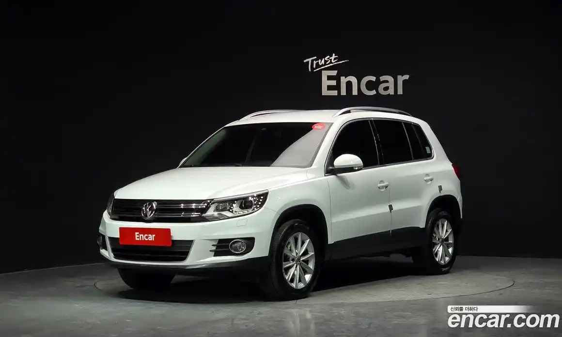 Volkswagen Tiguan 2014 2.0 гидро в Москве № 215200, фото 1