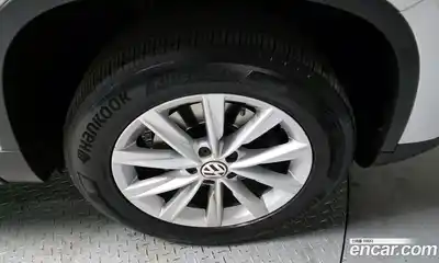 Volkswagen Tiguan 2014 2.0 гидро в Москве № 215200, миниатюра 5