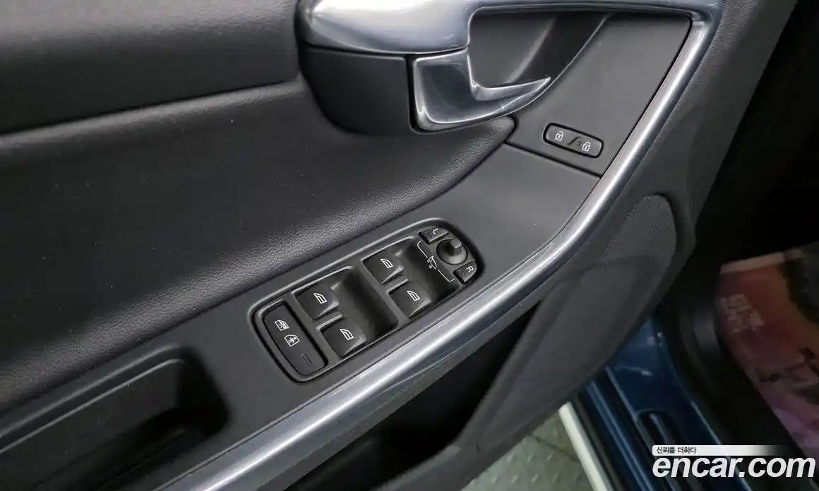Volvo V60 2015 1.6 гидро в Москве № 217203, фото 17
