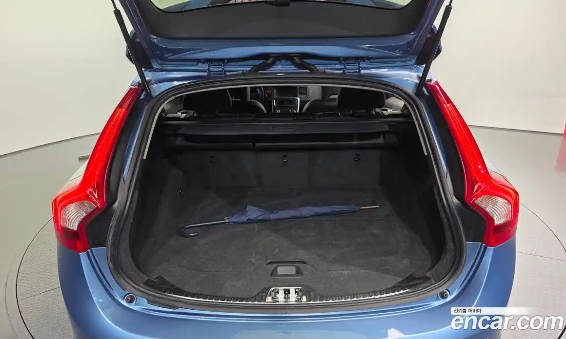 Volvo V60 2015 1.6 гидро в Москве № 217203, фото 20