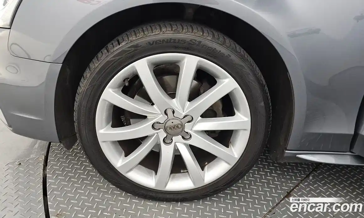 Audi A4 2014 2.0 гидро в Москве № 230107, фото 5