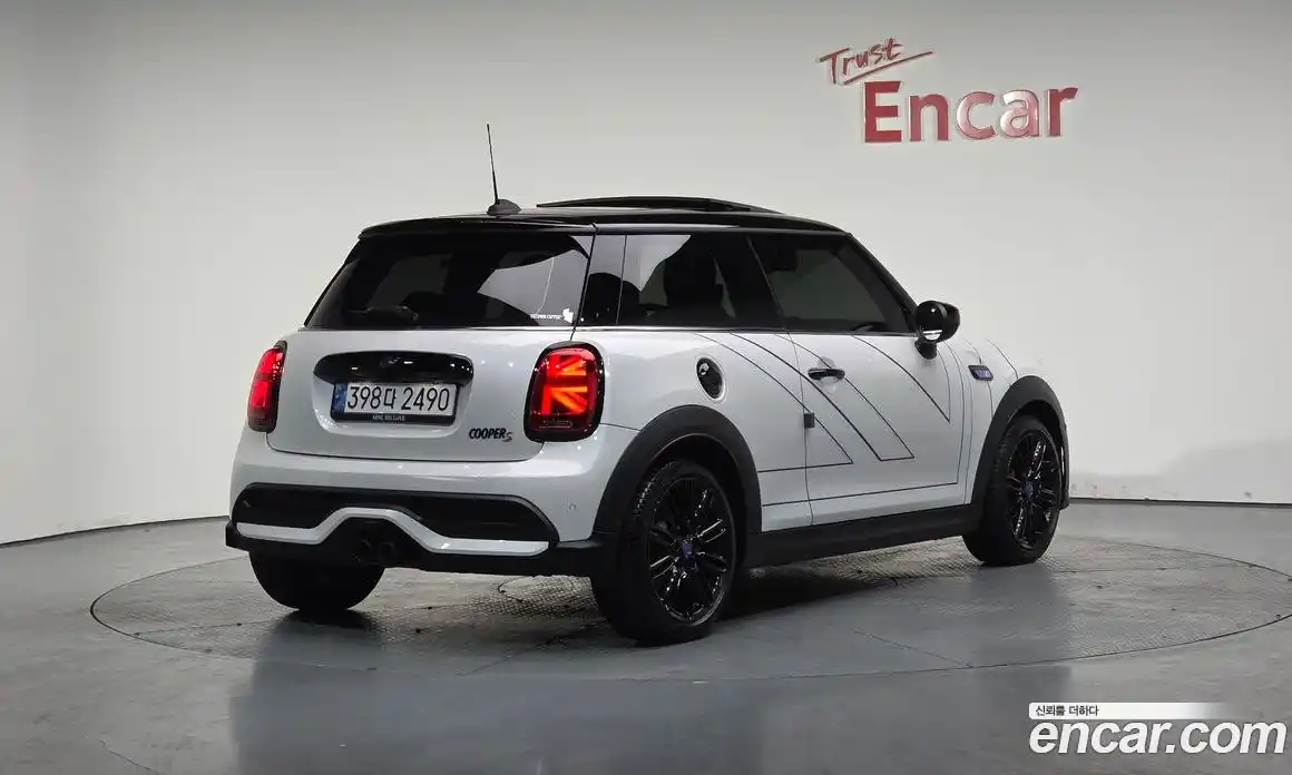Mini Cooper 2024 2.0 гидро в Москве № 231381, фото 1