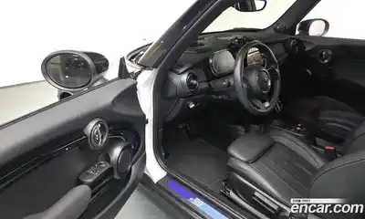 Mini Cooper 2024 2.0 гидро в Москве № 231381, миниатюра 11