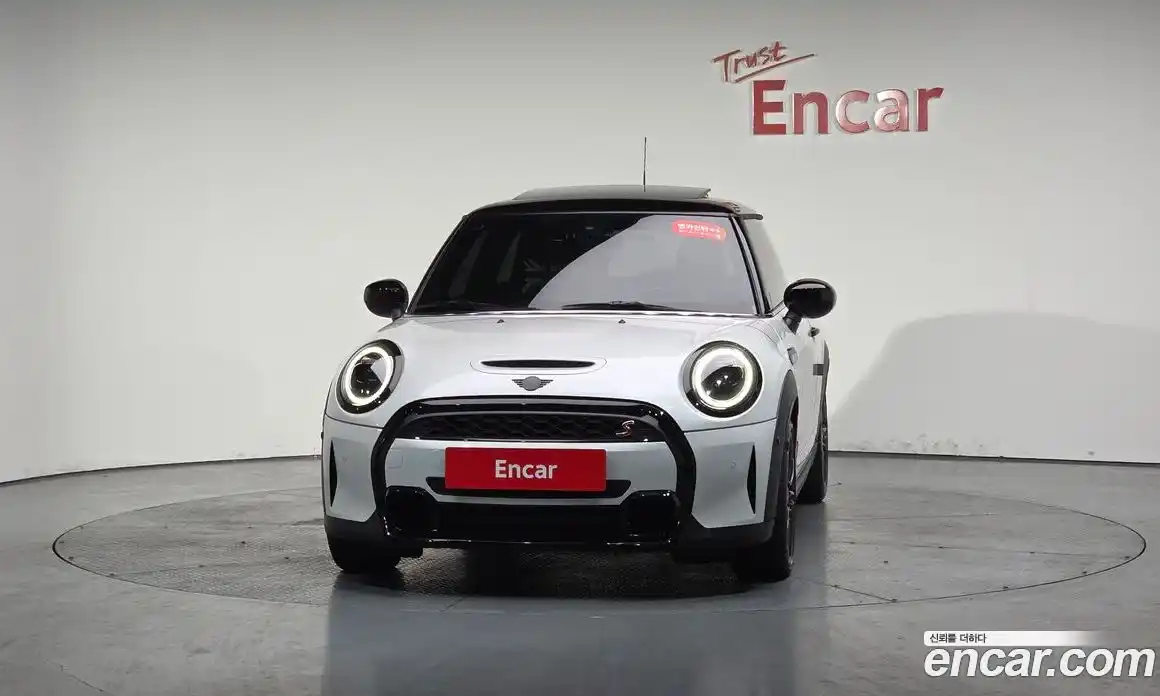 Mini Cooper 2024 2.0 гидро в Москве № 231381, фото 2