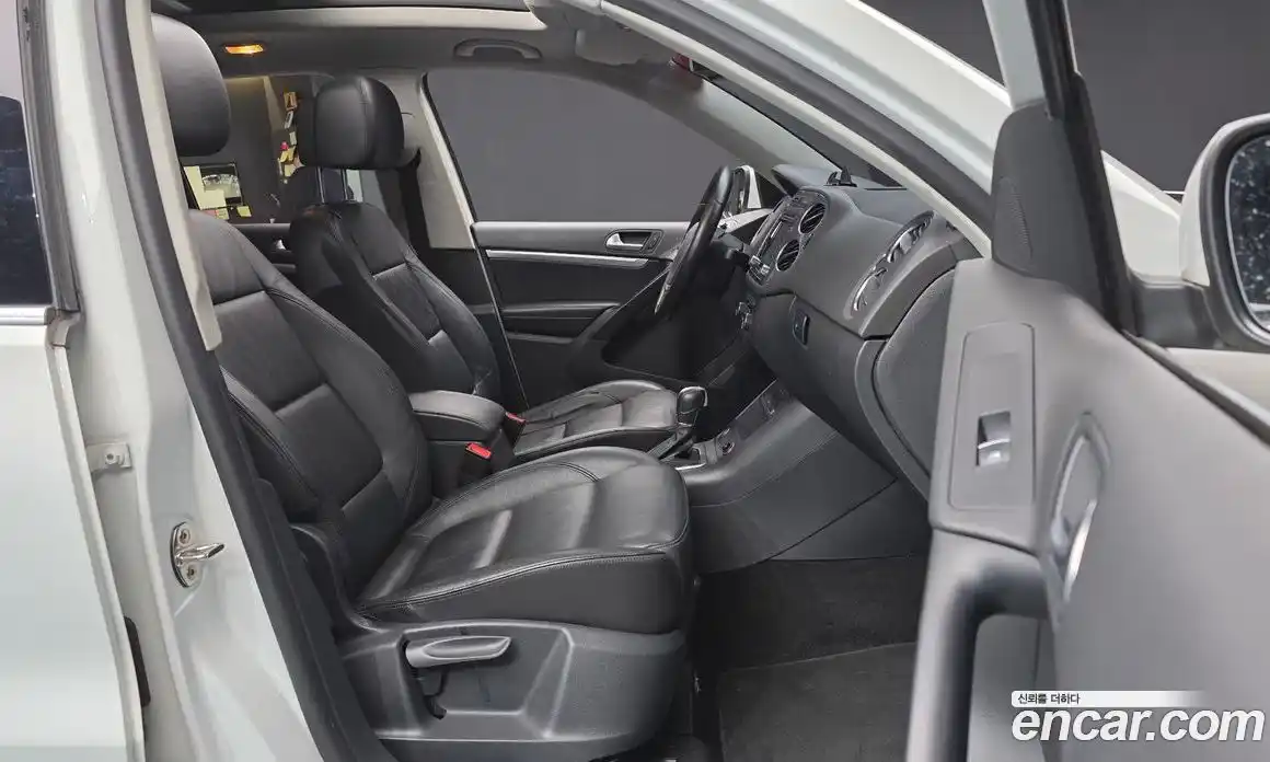 Volkswagen Tiguan 2014 2.0 гидро в Москве № 232175, фото 11