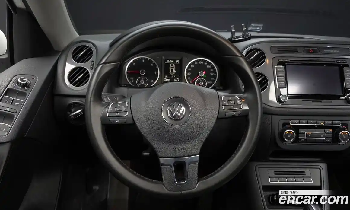 Volkswagen Tiguan 2014 2.0 гидро в Москве № 232175, фото 13