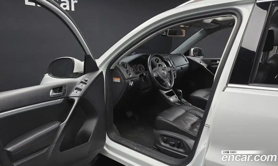 Volkswagen Tiguan 2014 2.0 гидро в Москве № 232175, фото 10