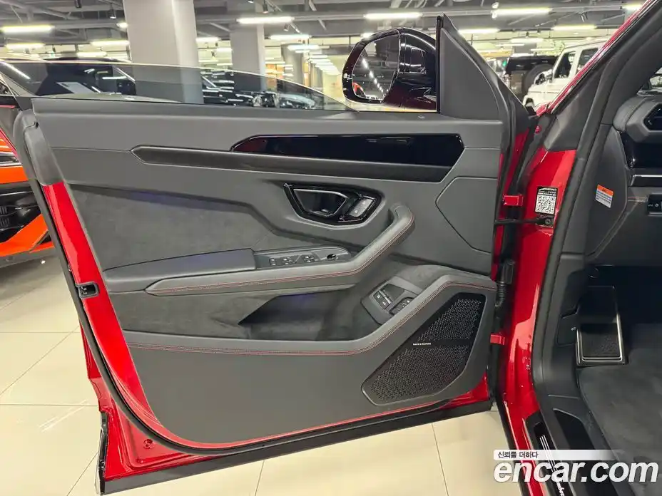 Lamborghini Urus 2025 4.0 гидро в Москве № 246352, фото 7