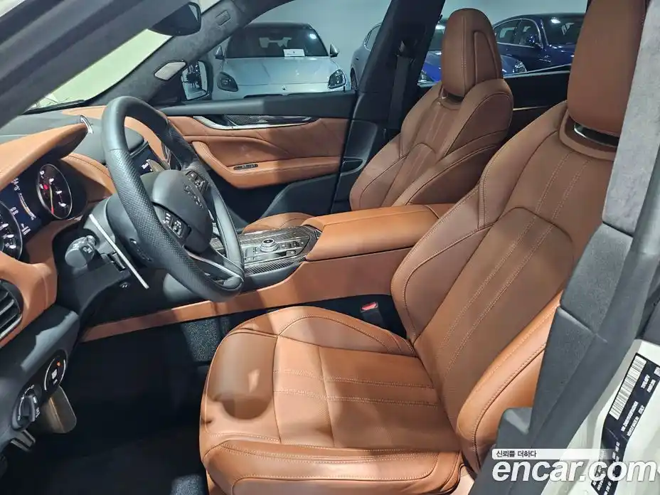 Maserati Levante 2023 3.0 гидро в Москве № 255960, фото 13