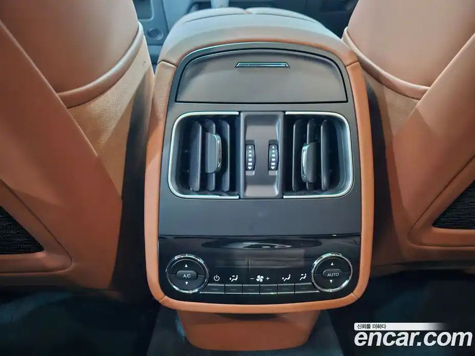 Maserati Levante 2023 3.0 гидро в Москве № 255960, фото 19