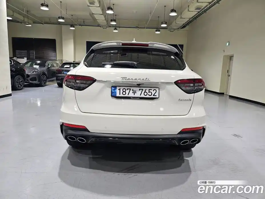 Maserati Levante 2023 3.0 гидро в Москве № 255960, фото 4