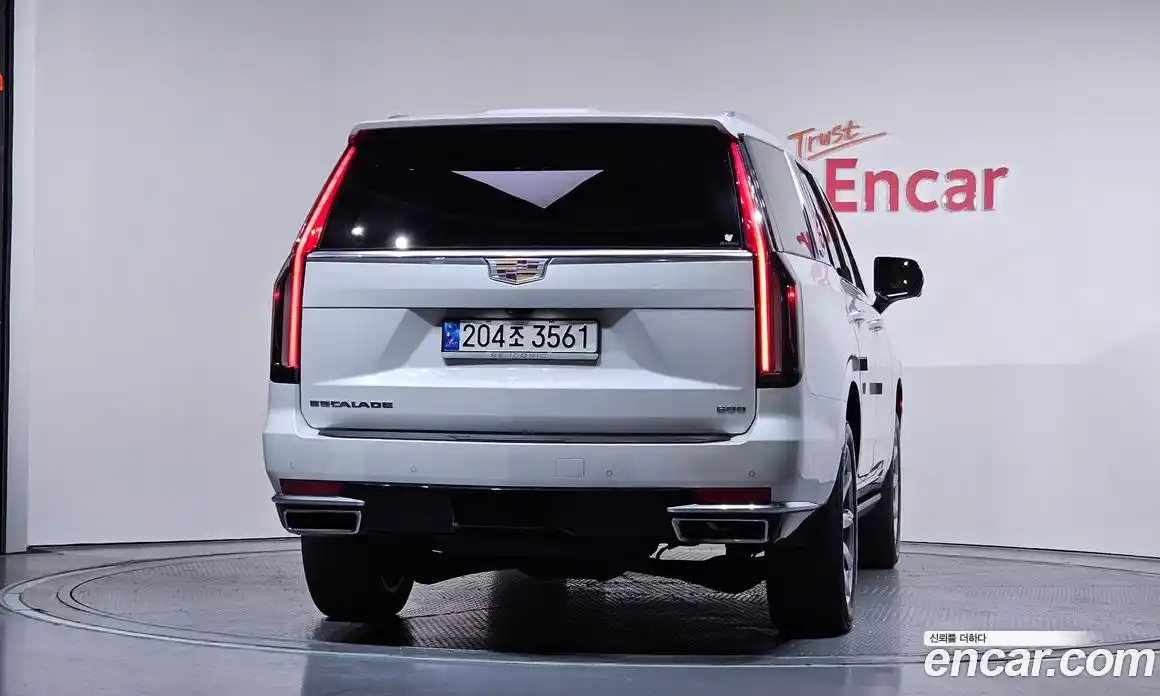 Cadillac Escalade 2023 6.2 гидро в Москве № 256416, фото 3