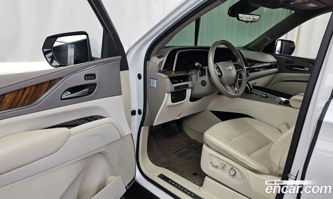 Cadillac Escalade 2023 6.2 гидро в Москве № 256416, фото 9