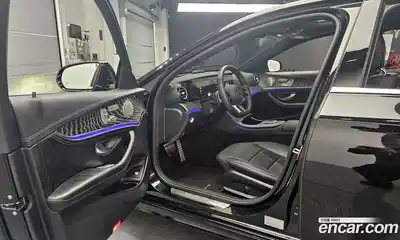 Mercedes-Benz E-Class 2022 2.0 гидро, миниатюра 10