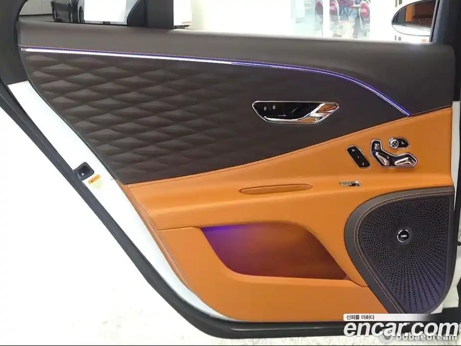 Bentley Flying Spur 2023 4.0 гидро в Москве № 418266, фото 12