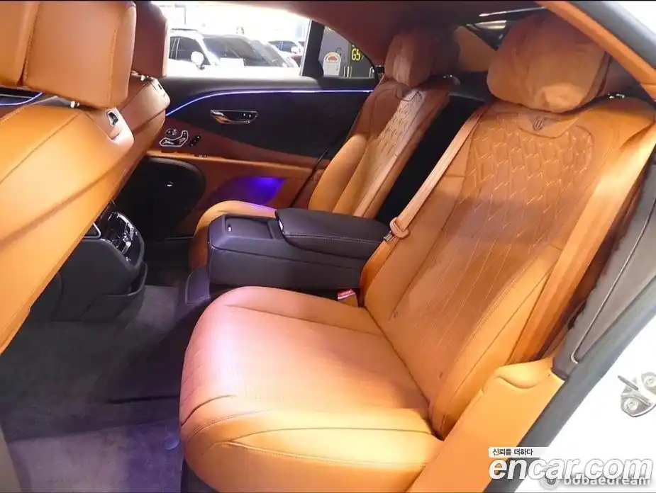 Bentley Flying Spur 2023 4.0 гидро в Москве № 418266, фото 13