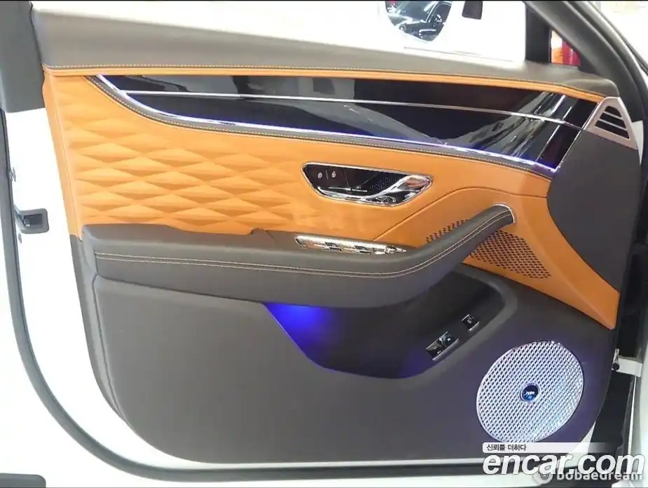 Bentley Flying Spur 2023 4.0 гидро в Москве № 418266, фото 10