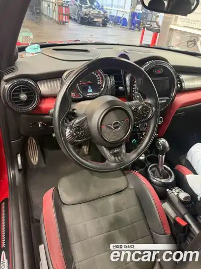 Mini Cooper 2018 2.0 гидро в Москве № 432031, миниатюра 6