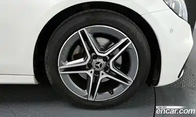 Mercedes-Benz E-Class 2022 2.0 гидро, миниатюра 5