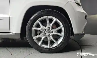 Jeep Cherokee 2016 3.0 гидро в Москве № 522326, миниатюра 5