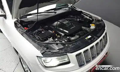 Jeep Cherokee 2016 3.0 гидро в Москве № 522326, миниатюра 6