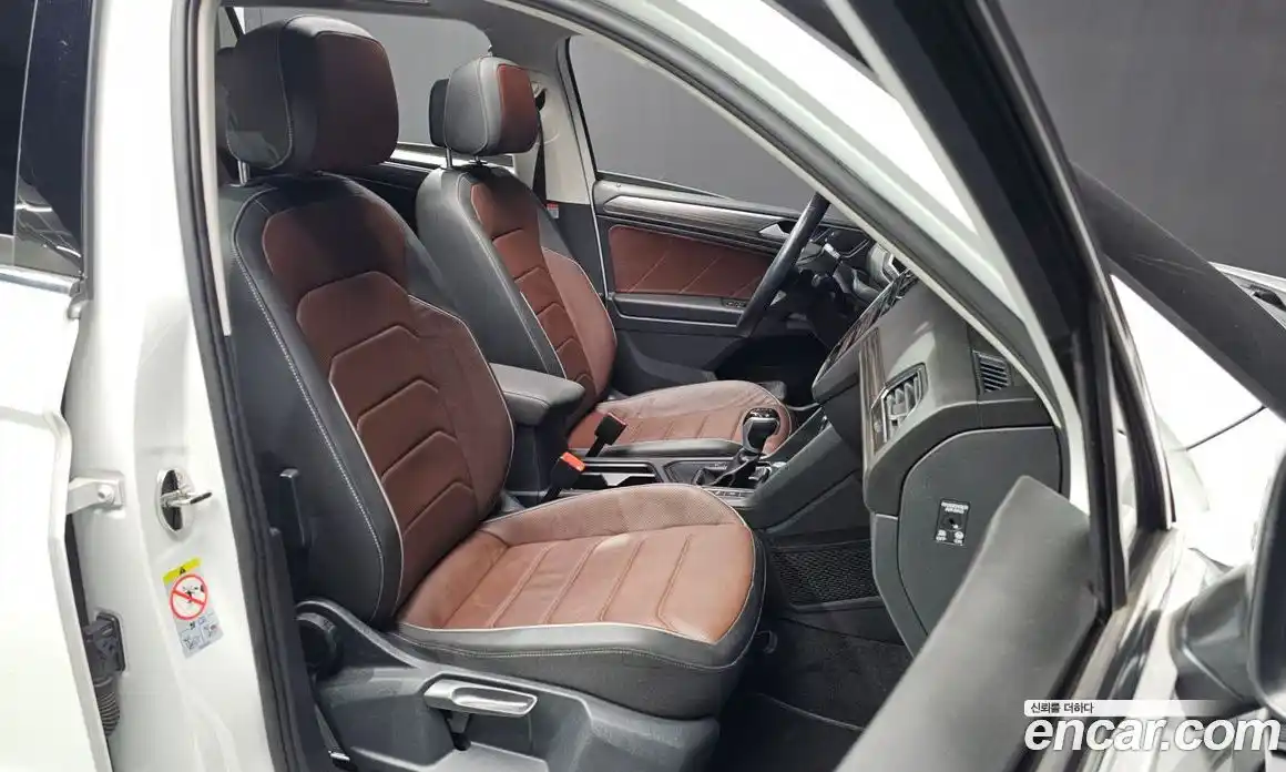 Volkswagen Tiguan 2023 2.0 гидро в Москве № 547245, фото 11