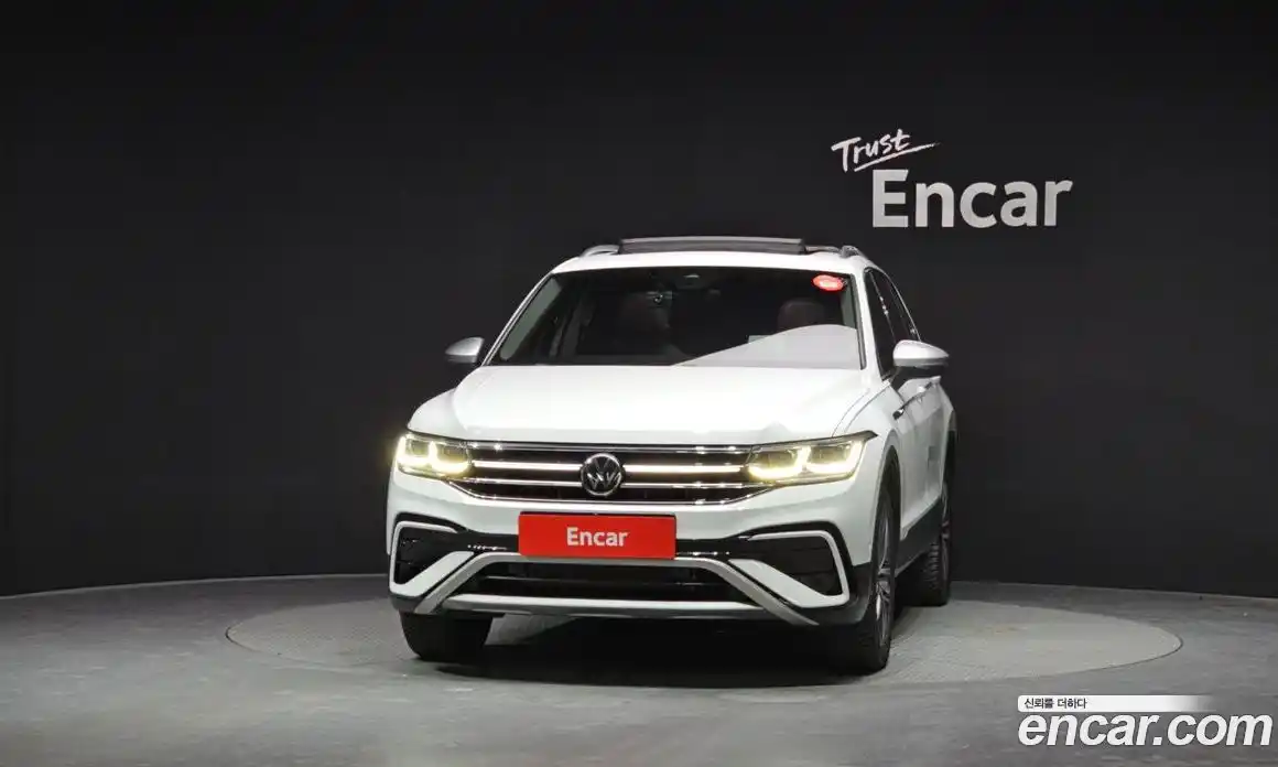 Volkswagen Tiguan 2023 2.0 гидро в Москве № 547245, фото 3
