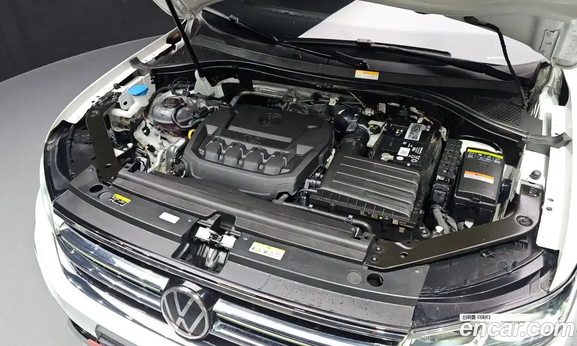Volkswagen Tiguan 2023 2.0 гидро в Москве № 547245, фото 6