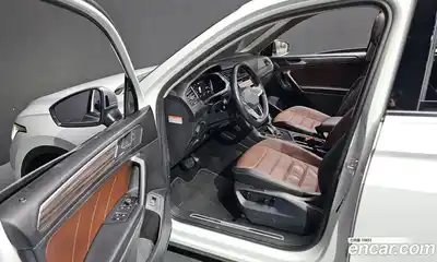 Volkswagen Tiguan 2023 2.0 гидро в Москве № 547245, миниатюра 10