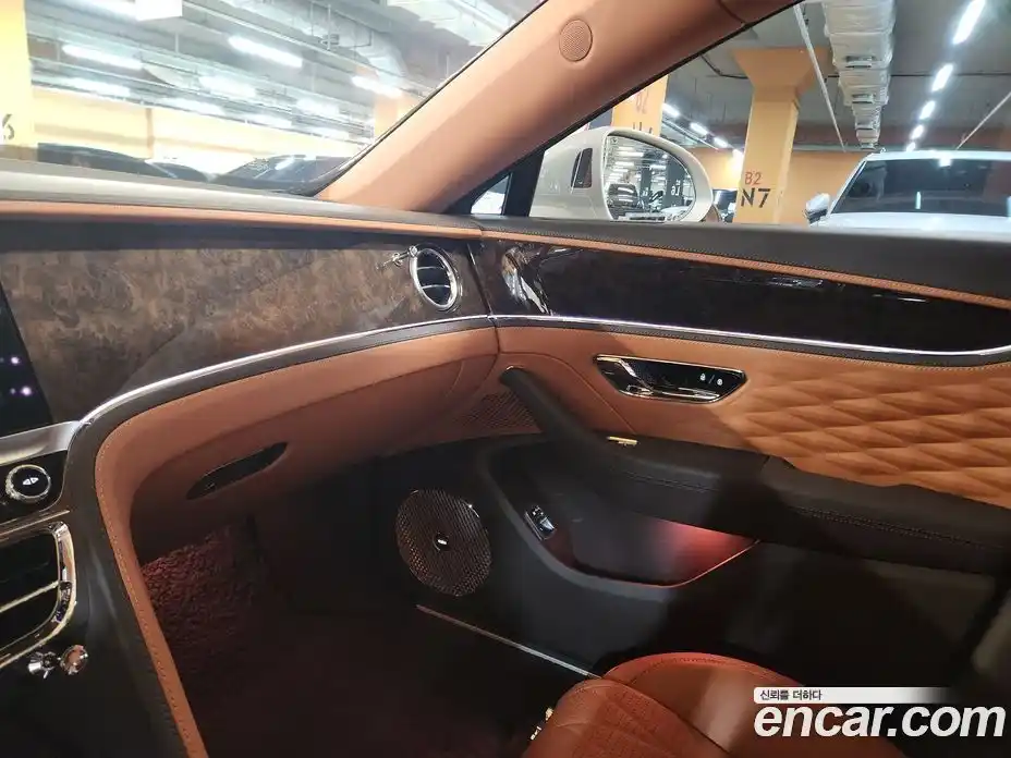 Bentley Flying Spur 2021 4.0 гидро в Москве № 548300, фото 18