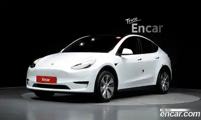 Tesla Model Y, 2023