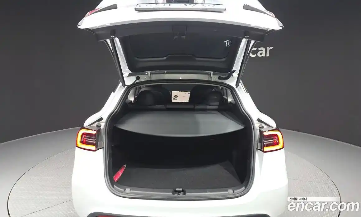 Tesla Model Y 2023 0.2 гидро в Москве № 628284, фото 20