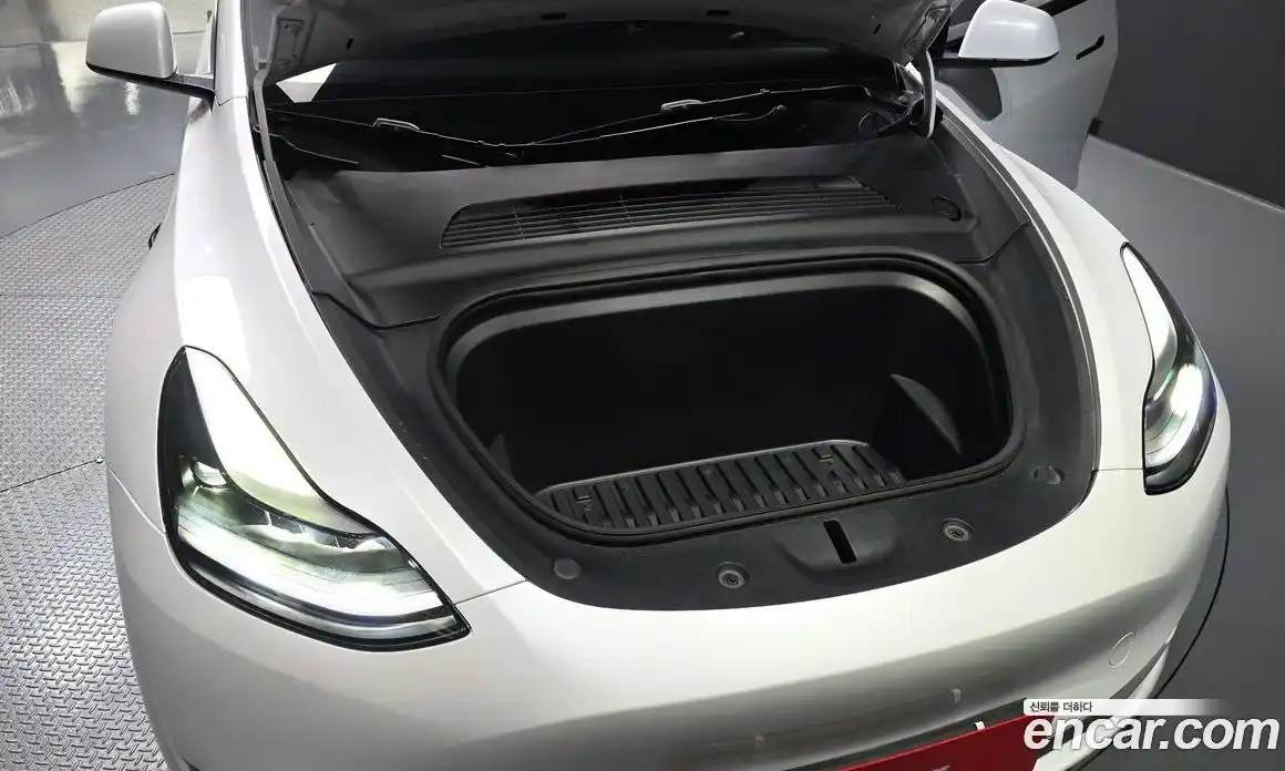 Tesla Model Y 2023 0.2 гидро в Москве № 628284, фото 6