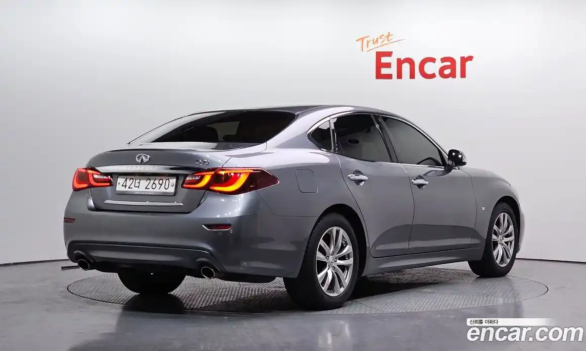 Infiniti Q70 2017 3.7 гидро в Москве № 717029, фото 2