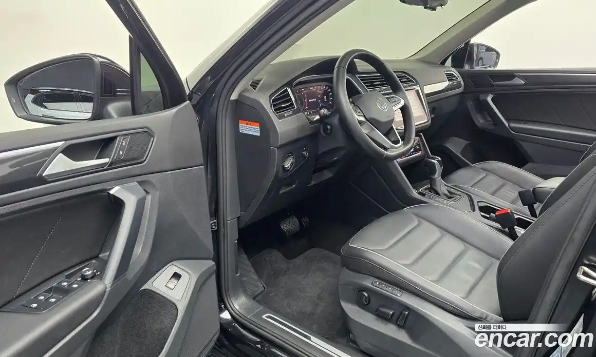 Volkswagen Tiguan 2023 2.0 гидро в Москве № 725009, фото 11