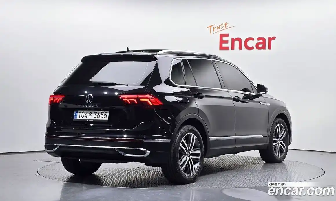 Volkswagen Tiguan 2023 2.0 гидро в Москве № 725009, фото 2