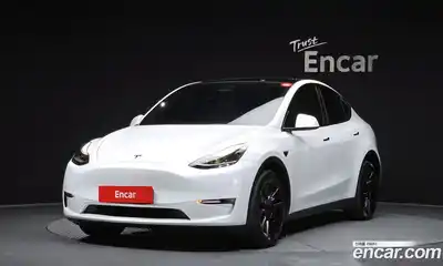 Tesla Model Y, 2023