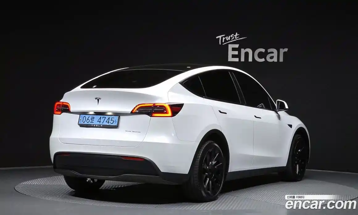 Tesla Model Y 2023 0.2 гидро в Москве № 766614, фото 2