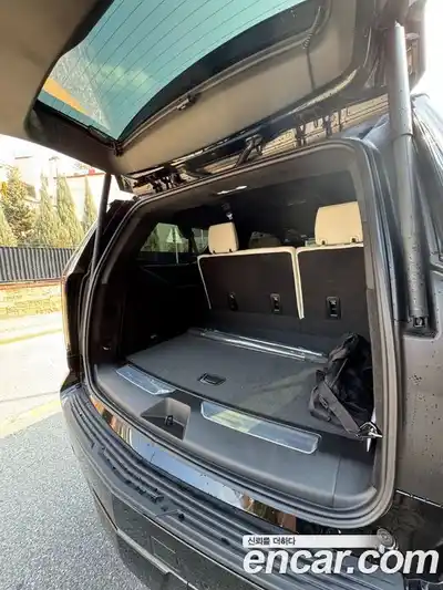 Cadillac Escalade 2025 6.2 гидро в Москве № 797632, миниатюра 7