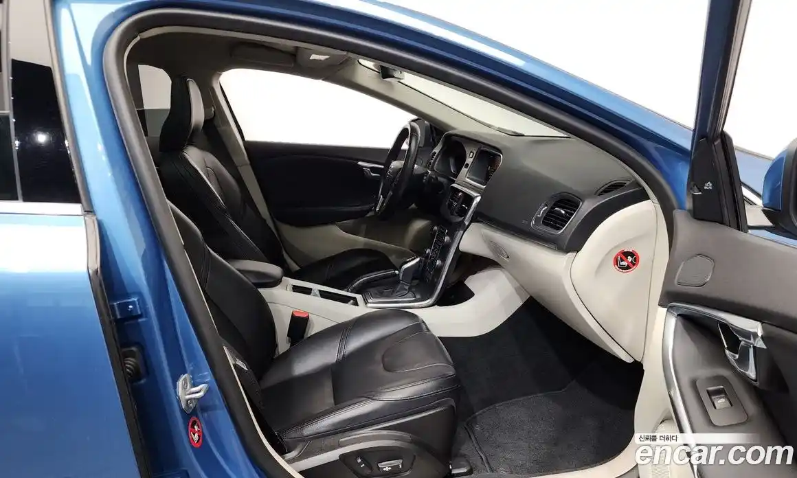 Volvo V40 2015 2.0 гидро в Москве № 823966, фото 11