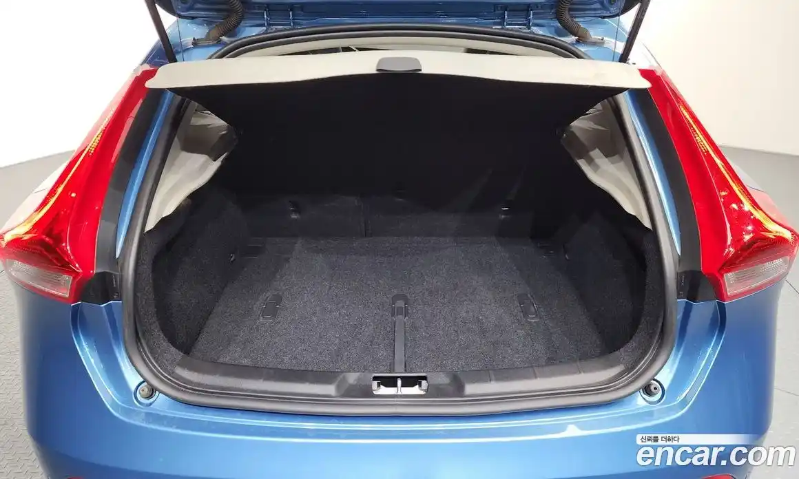 Volvo V40 2015 2.0 гидро в Москве № 823966, фото 20